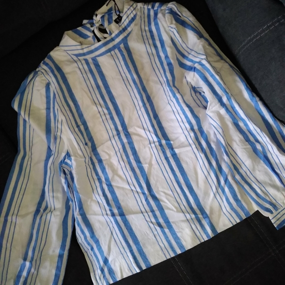 Blouse - Picture 2 of 2